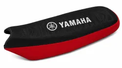 FUNDA ASIENTO LFM CENTAURO YBR 125 NEGRA BORDE ROJO LOGO YAMAHA