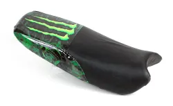 FUNDA ASIENTO LFM CRYPTON 105 CENTAURO NEGRA BORDE ROJO LOGO YAMAHA