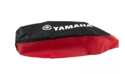FUNDA ASIENTO LFM CRYPTON 105 CENTAURO NEGRA BORDE ROJO LOGO YAMAHA