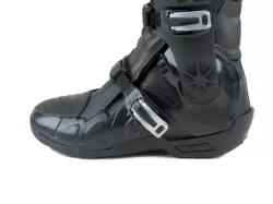 BOTAS PRO TORK JETT TALLE 41 NEGRA 24029IC05001062N